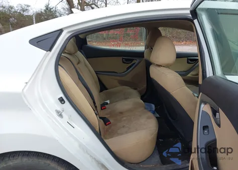 2011 Hyundai Elantra Gls z USA, uszkodzony, nr VIN 5NPDH4AE4BH026909